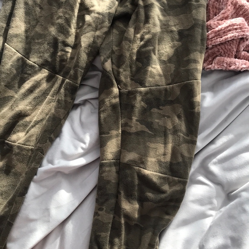 Camo sweats - Picture 2 of 4